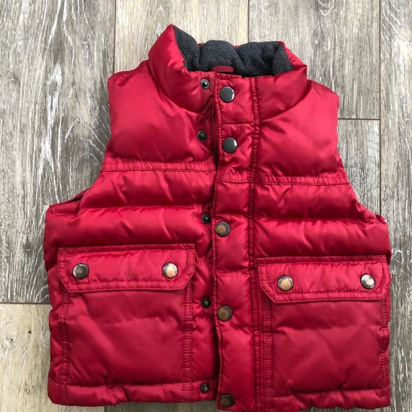 gap red puffer vest